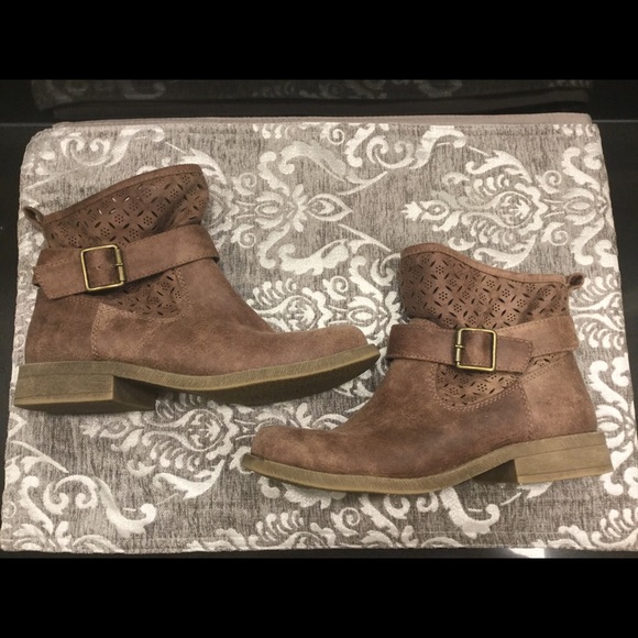 Austin Trading Co. Slouchy Bootie - Picture 5 of 7